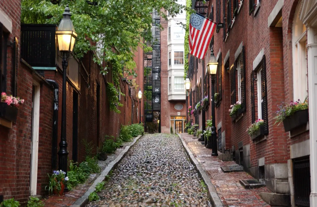 A historic cobblestone street on Beacon Hill, Boston